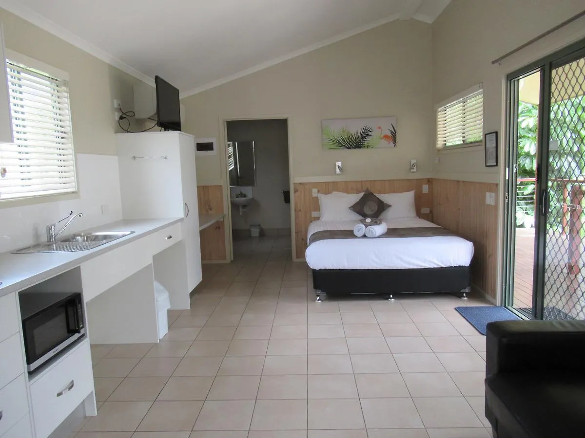 ****  Cairns Crystal Cascades Holiday Park Australia
