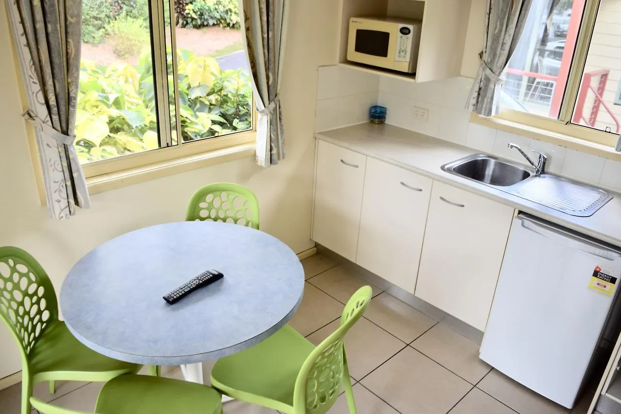 ****  Cairns Crystal Cascades Holiday Park Australia