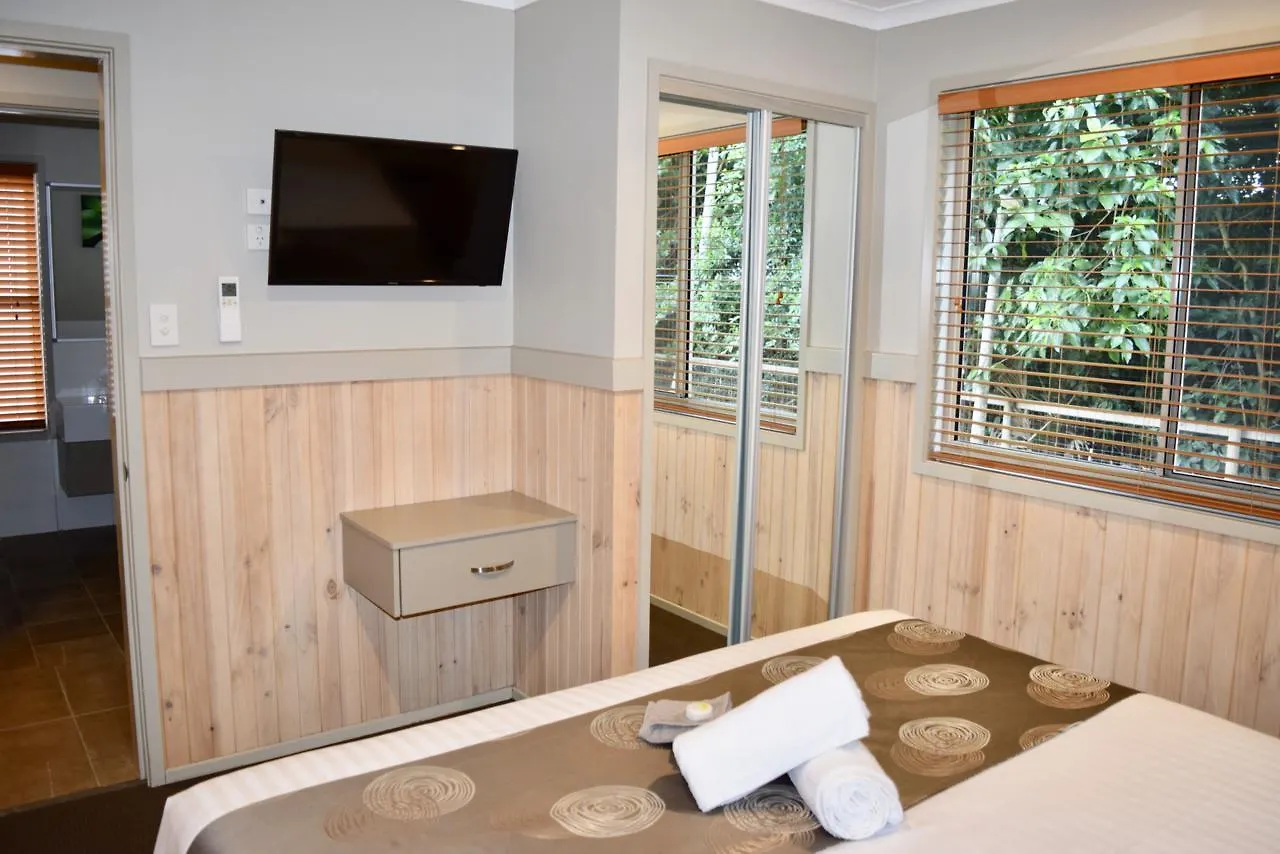 Cairns Crystal Cascades Holiday Park 4*,  Australia